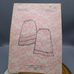 Vintage Sewing PATTERN Dolores of St Paul Original 6918 Intimates 1969 Half Slip